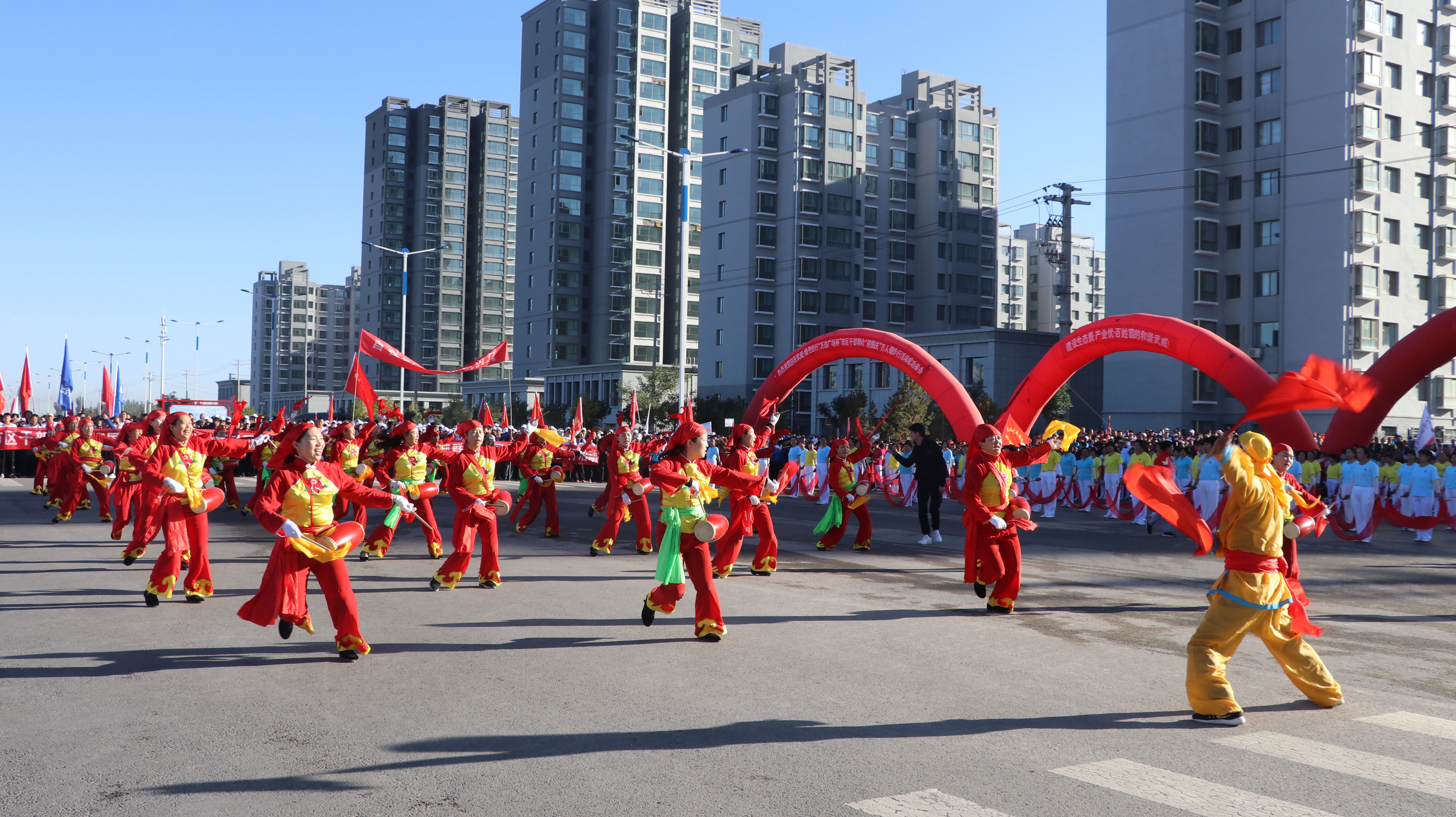 自在武威 绿色出行——武威市举行“迎国庆”万人健步行活动